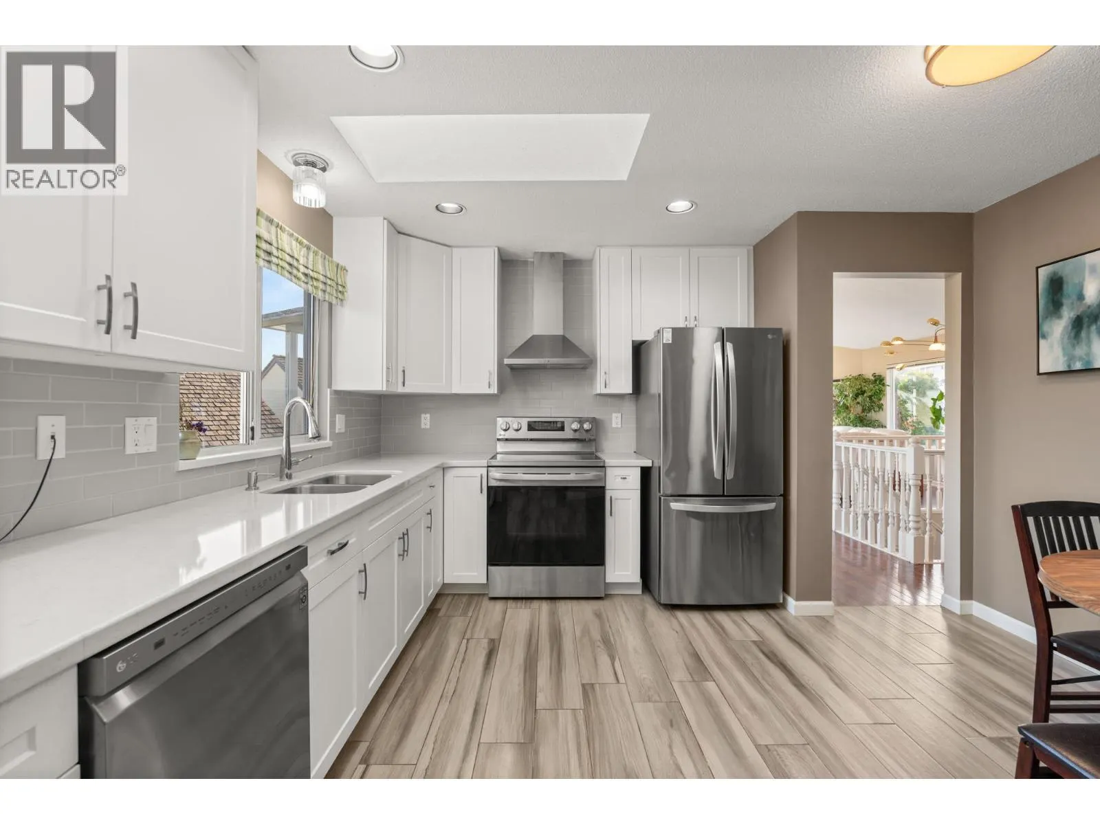 1480 VIEW CRESCENT