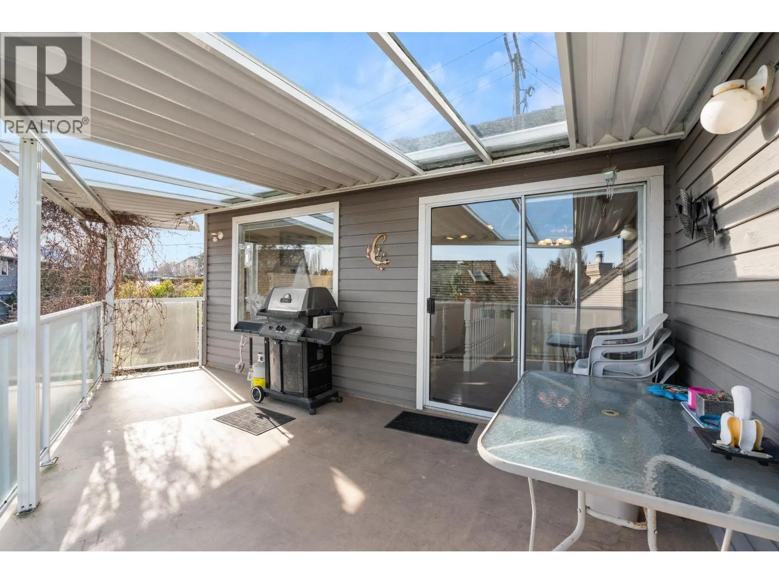 1480 VIEW CRESCENT