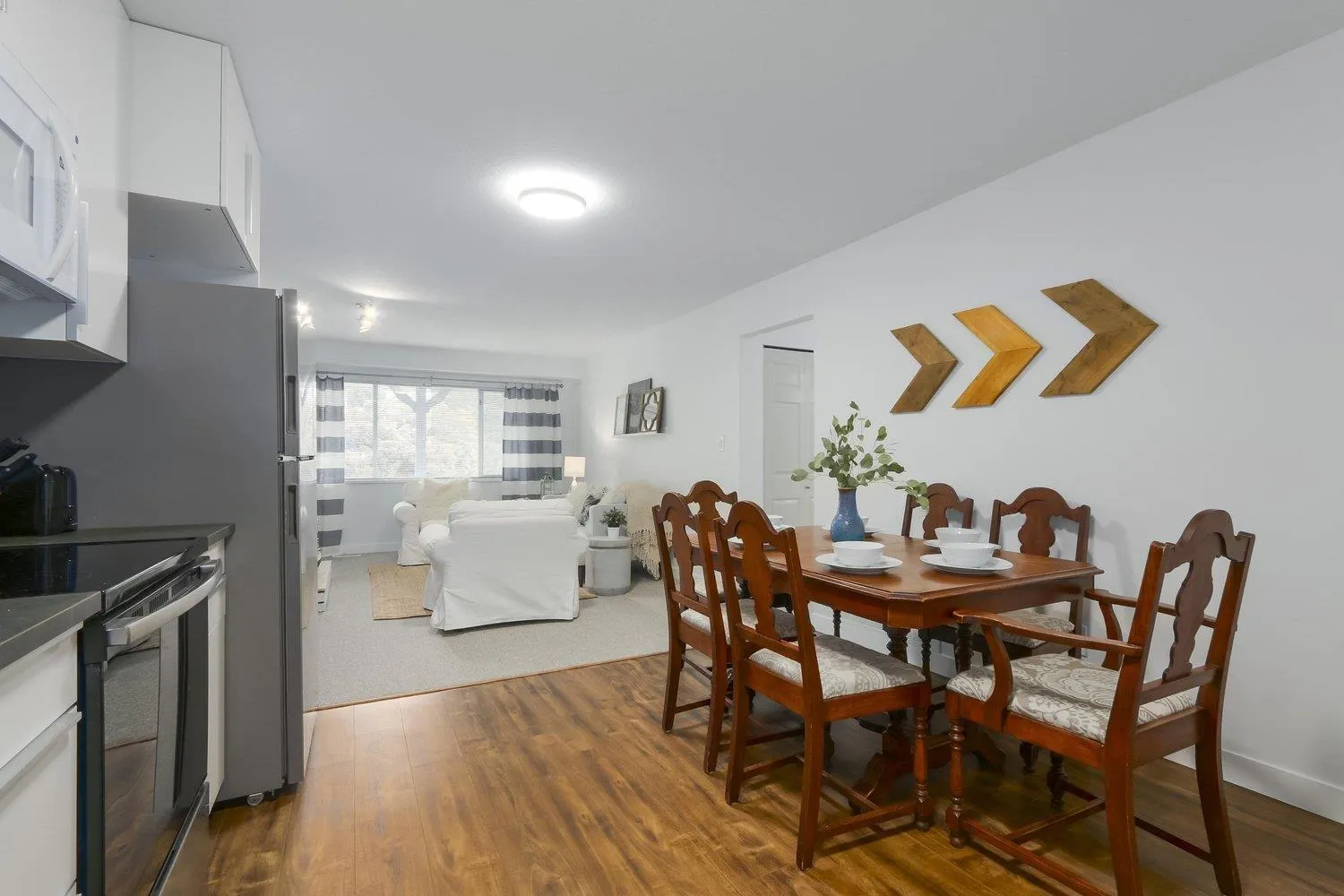 Unit B 1828 KING GEORGE BLVD
