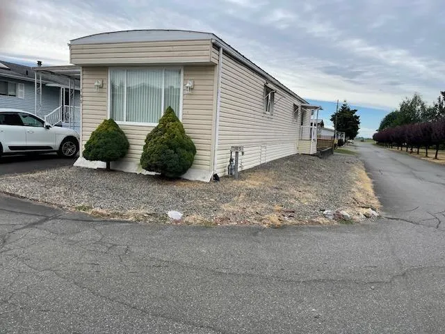 195 27111 ZERO AVENUE