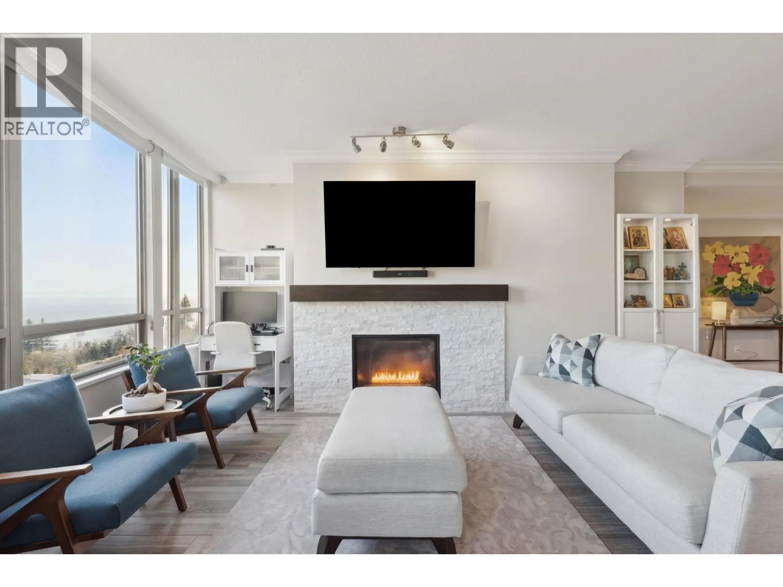 302 3131 DEER RIDGE DRIVE