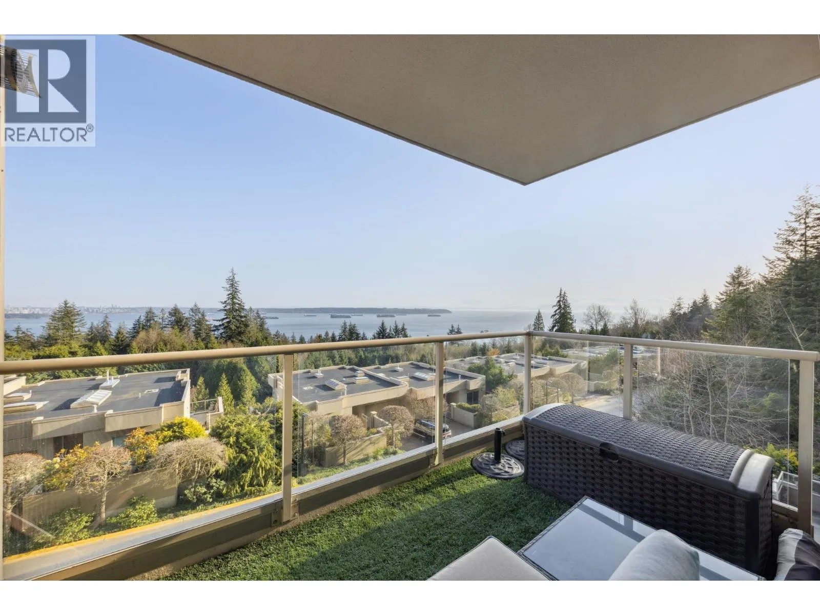 302 3131 DEER RIDGE DRIVE