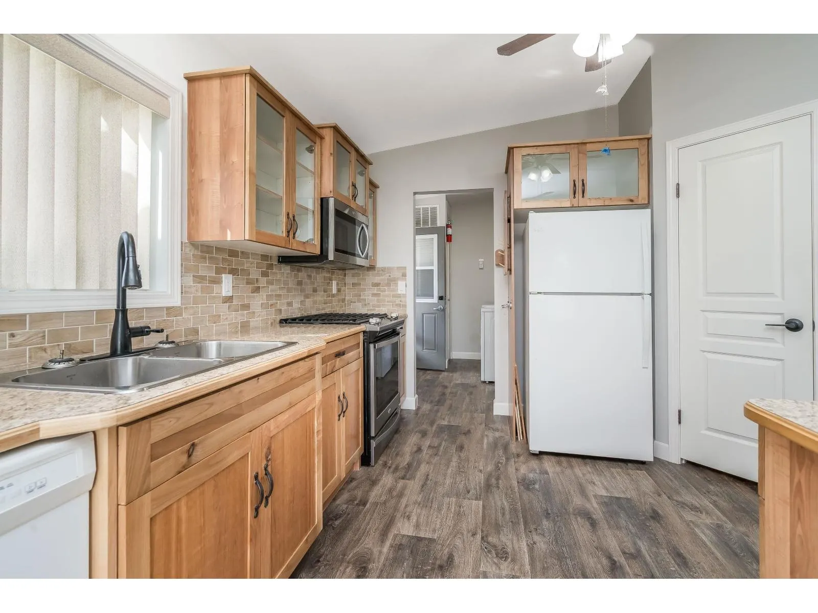 54 6338 VEDDER ROAD|Sardis South