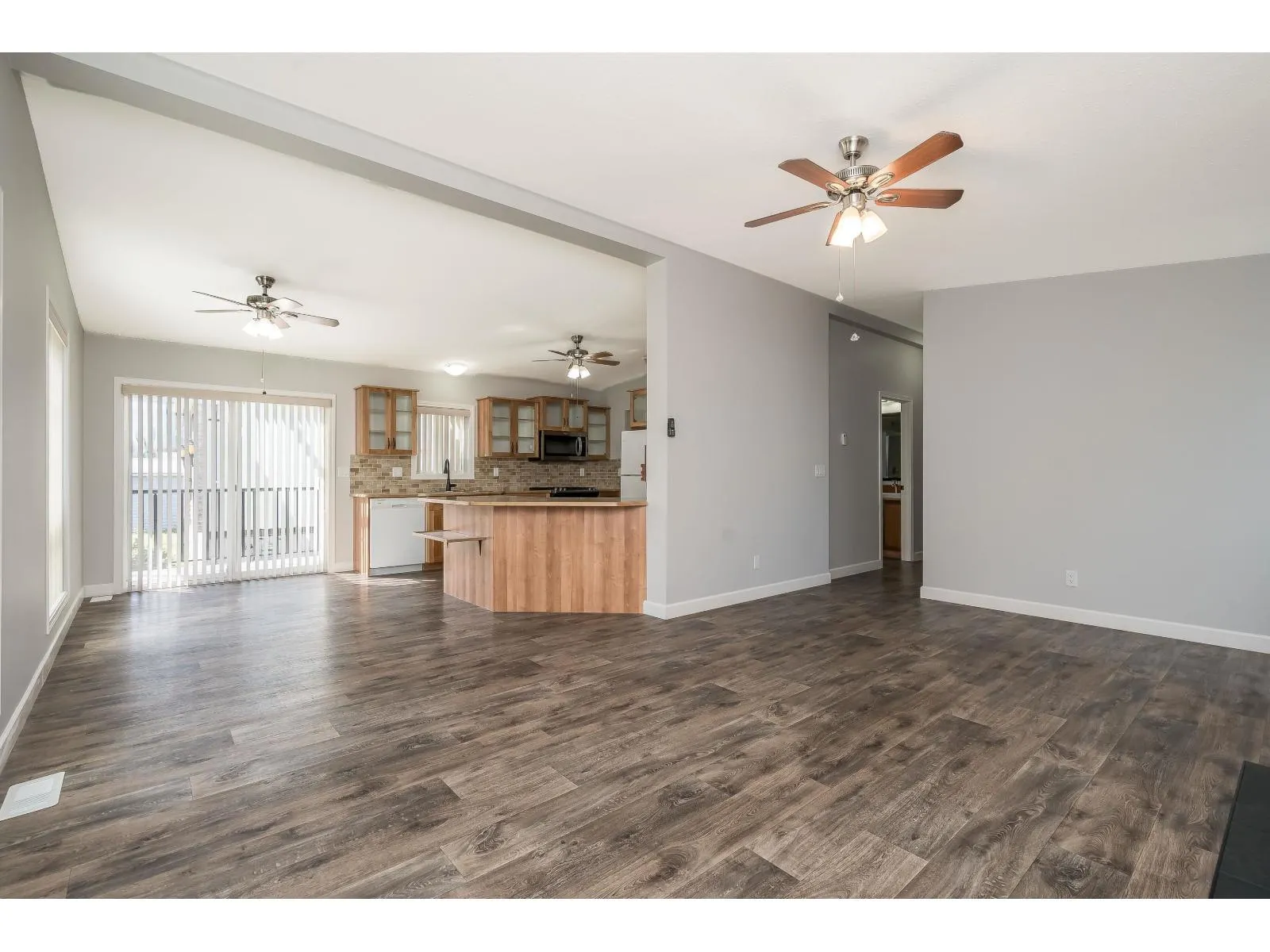 54 6338 VEDDER ROAD|Sardis South