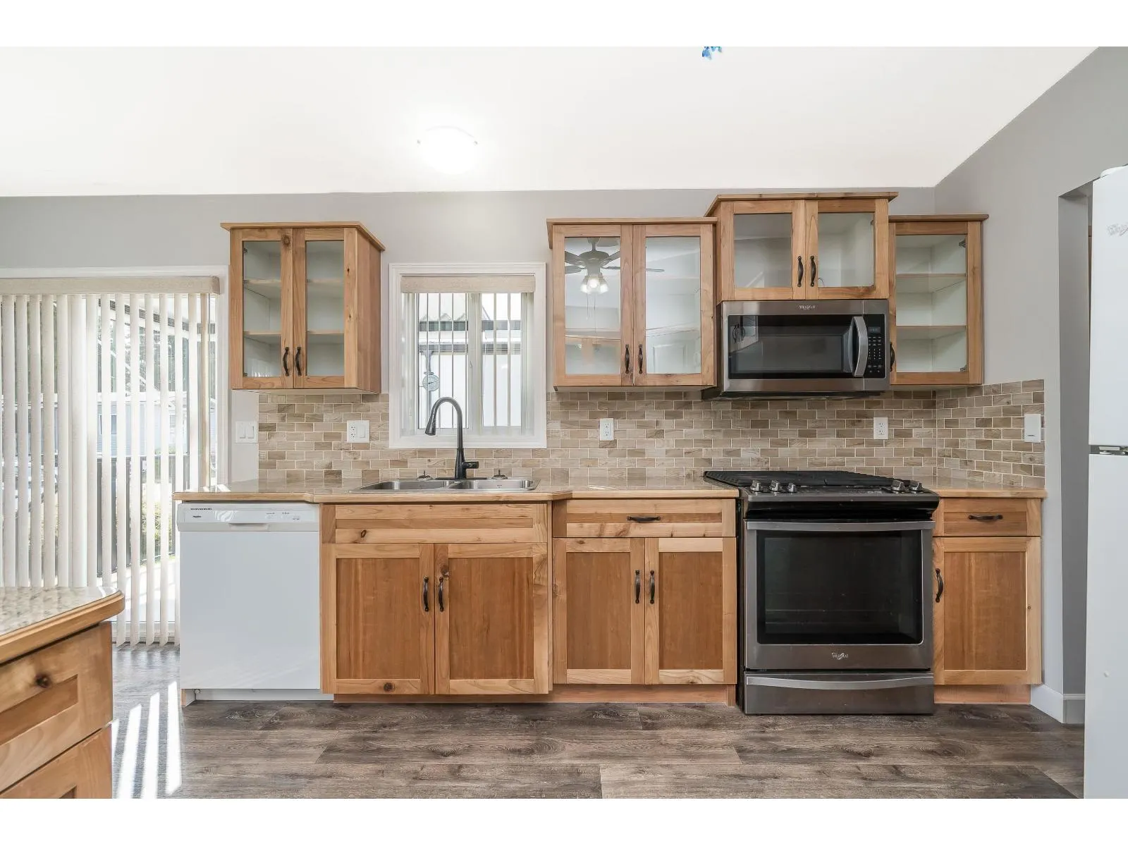 54 6338 VEDDER ROAD|Sardis South