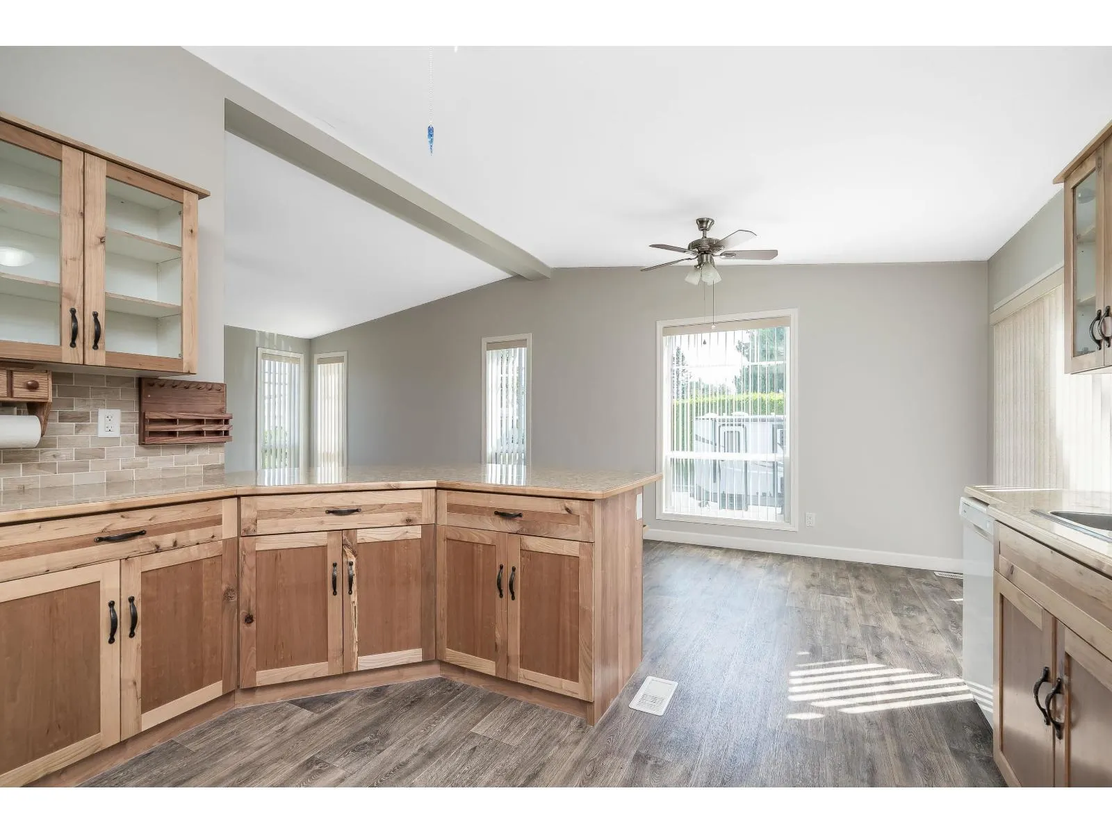 54 6338 VEDDER ROAD|Sardis South