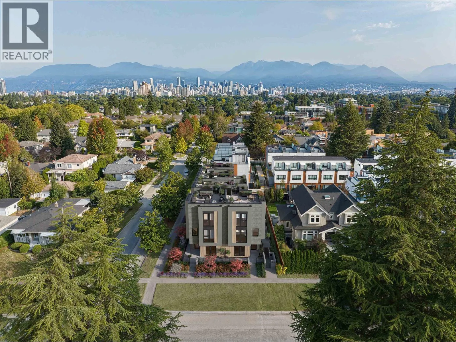 585 W 29TH AVENUE
