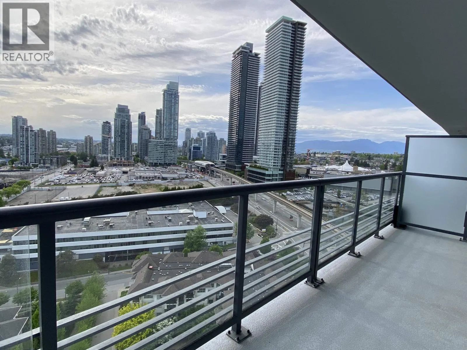 1612 4720 LOUGHEED HIGHWAY