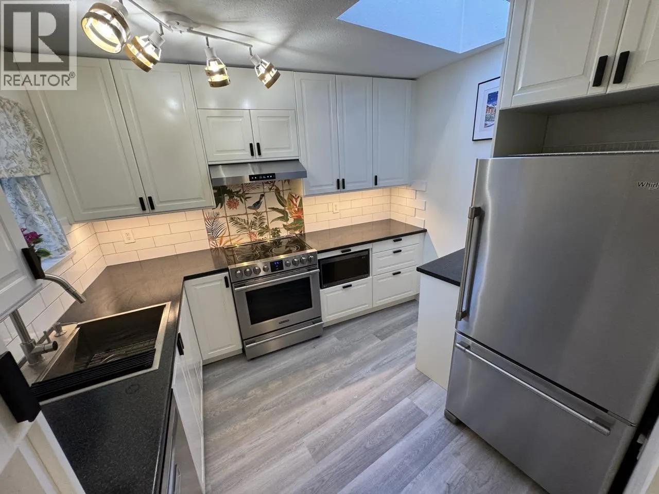 1207 CONFEDERATION DR
