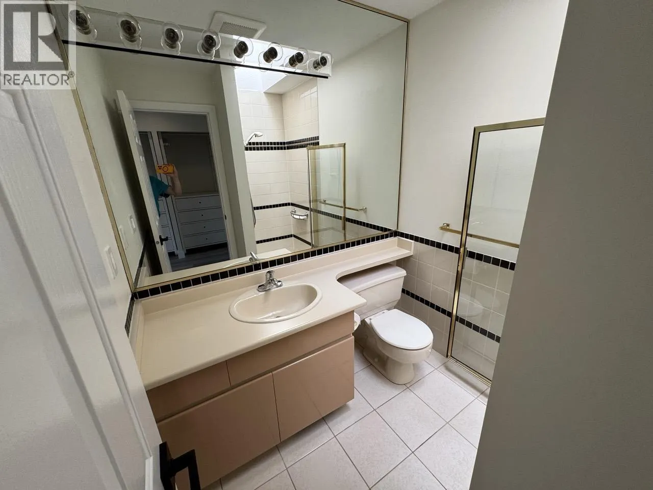 1207 CONFEDERATION DR