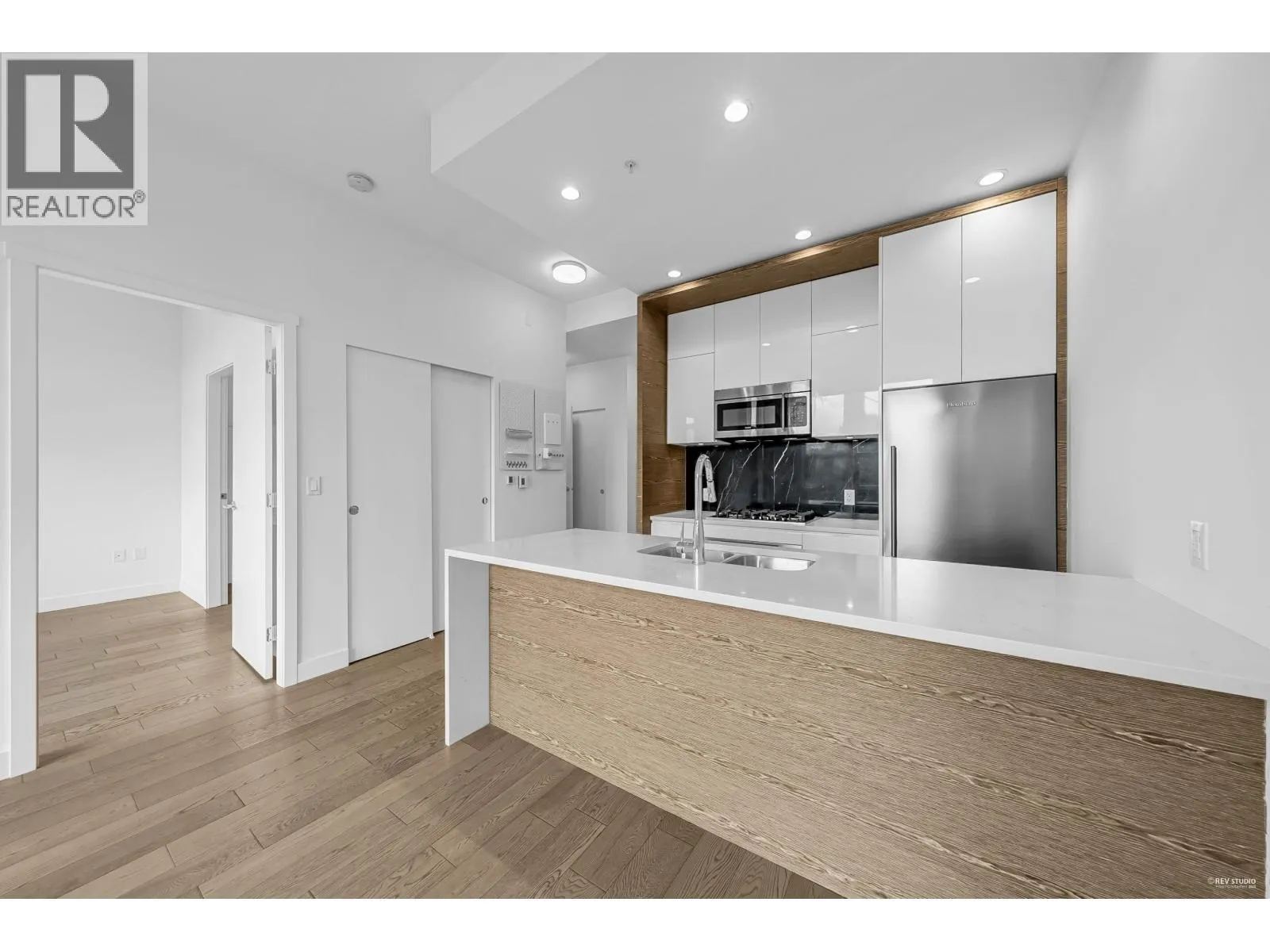 3xx 6733 CAMBIE STREET