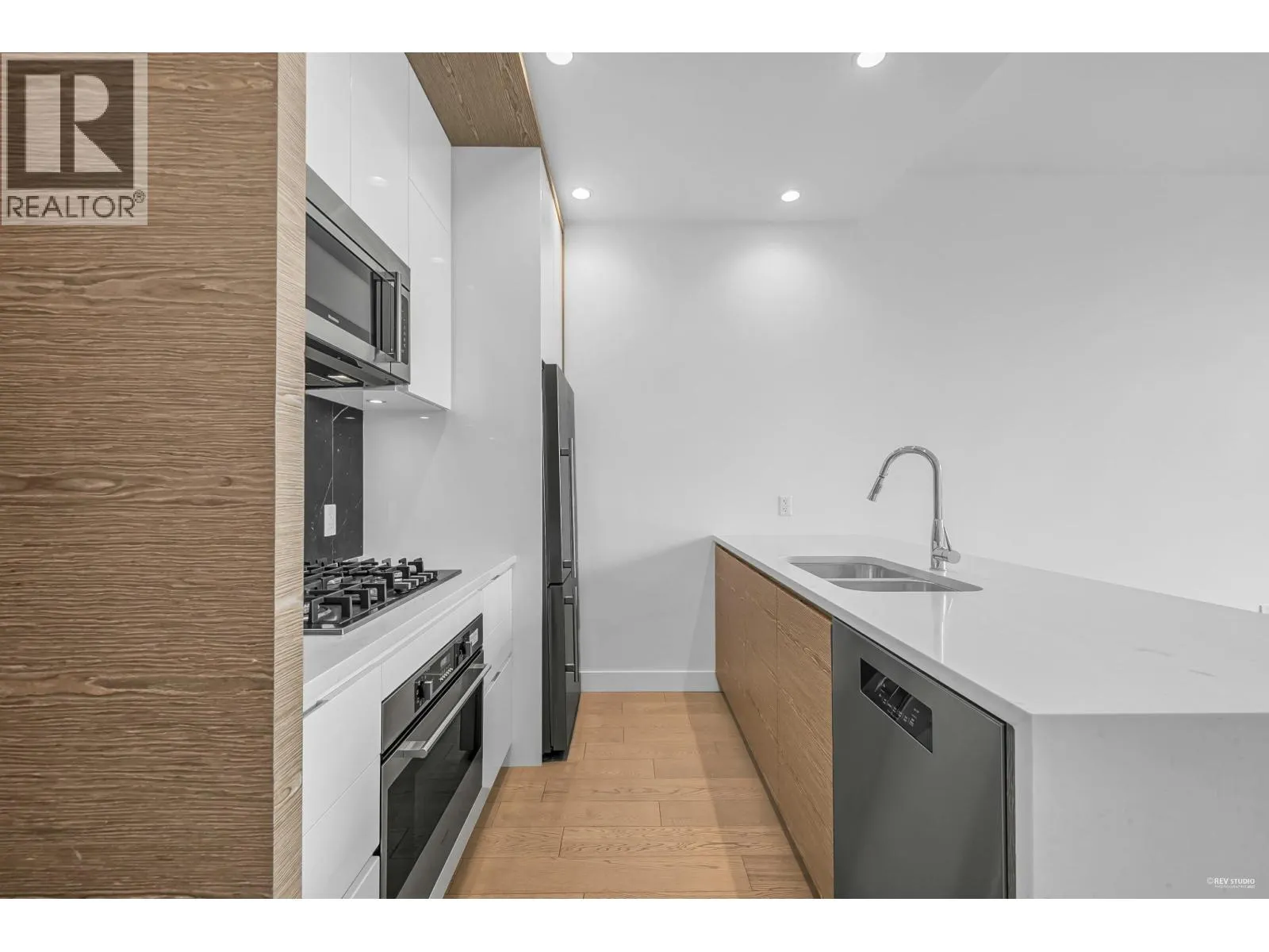 3xx 6733 CAMBIE STREET