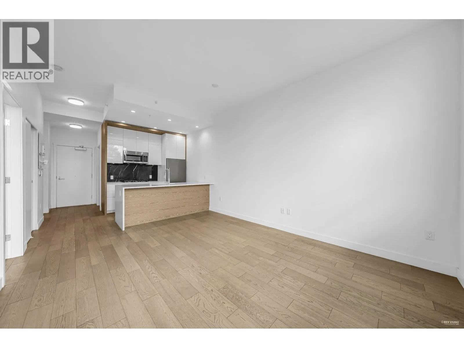 3xx 6733 CAMBIE STREET