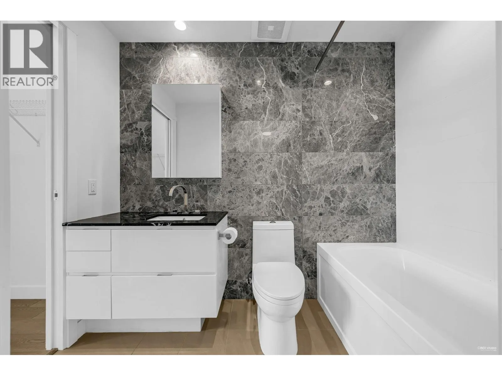 3xx 6733 CAMBIE STREET