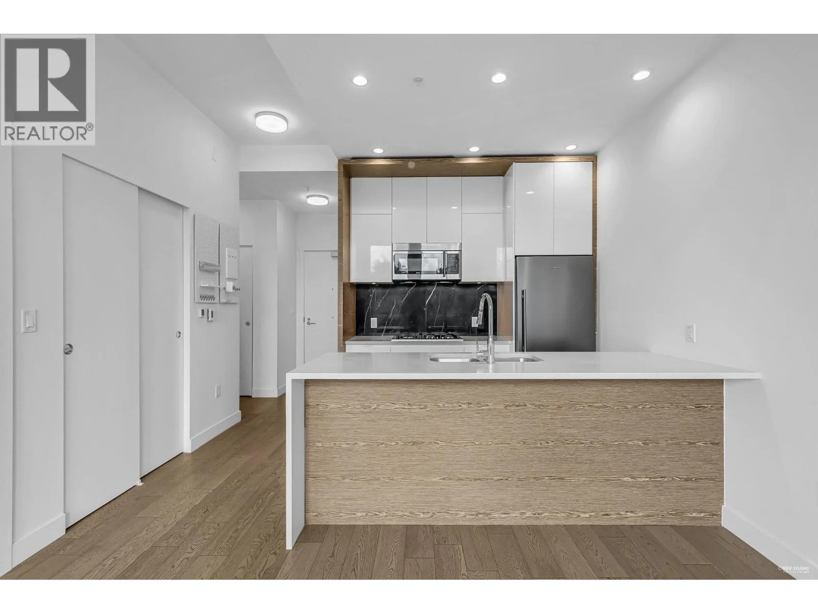 3xx 6733 CAMBIE STREET