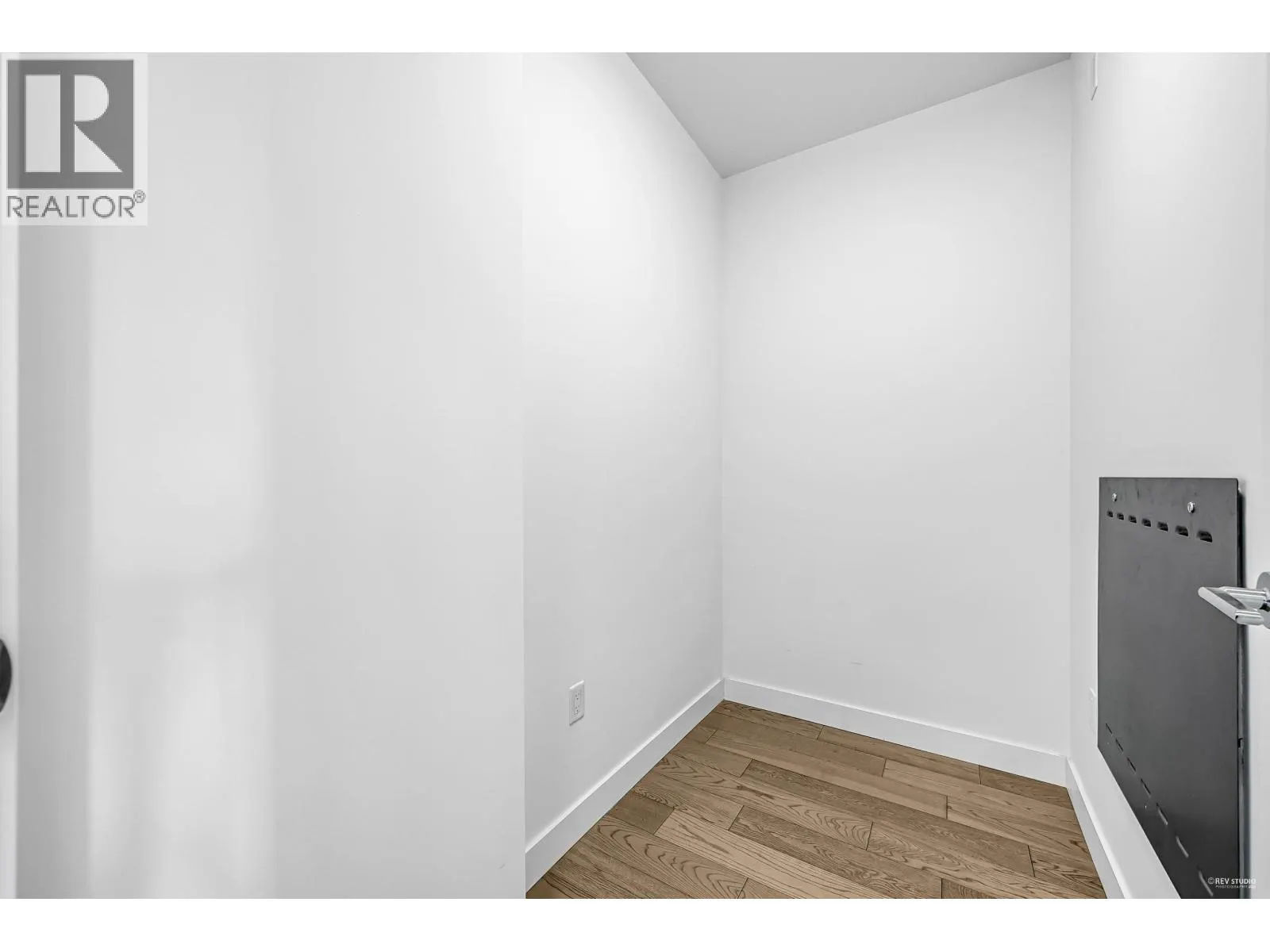 3xx 6733 CAMBIE STREET