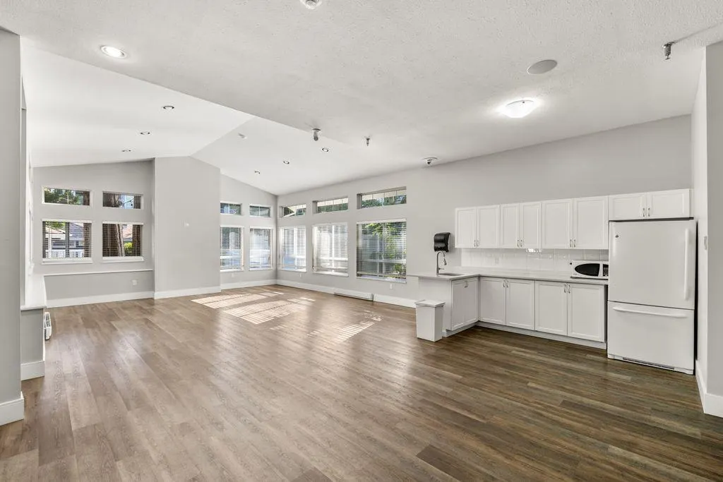 201 9688 148 STREET