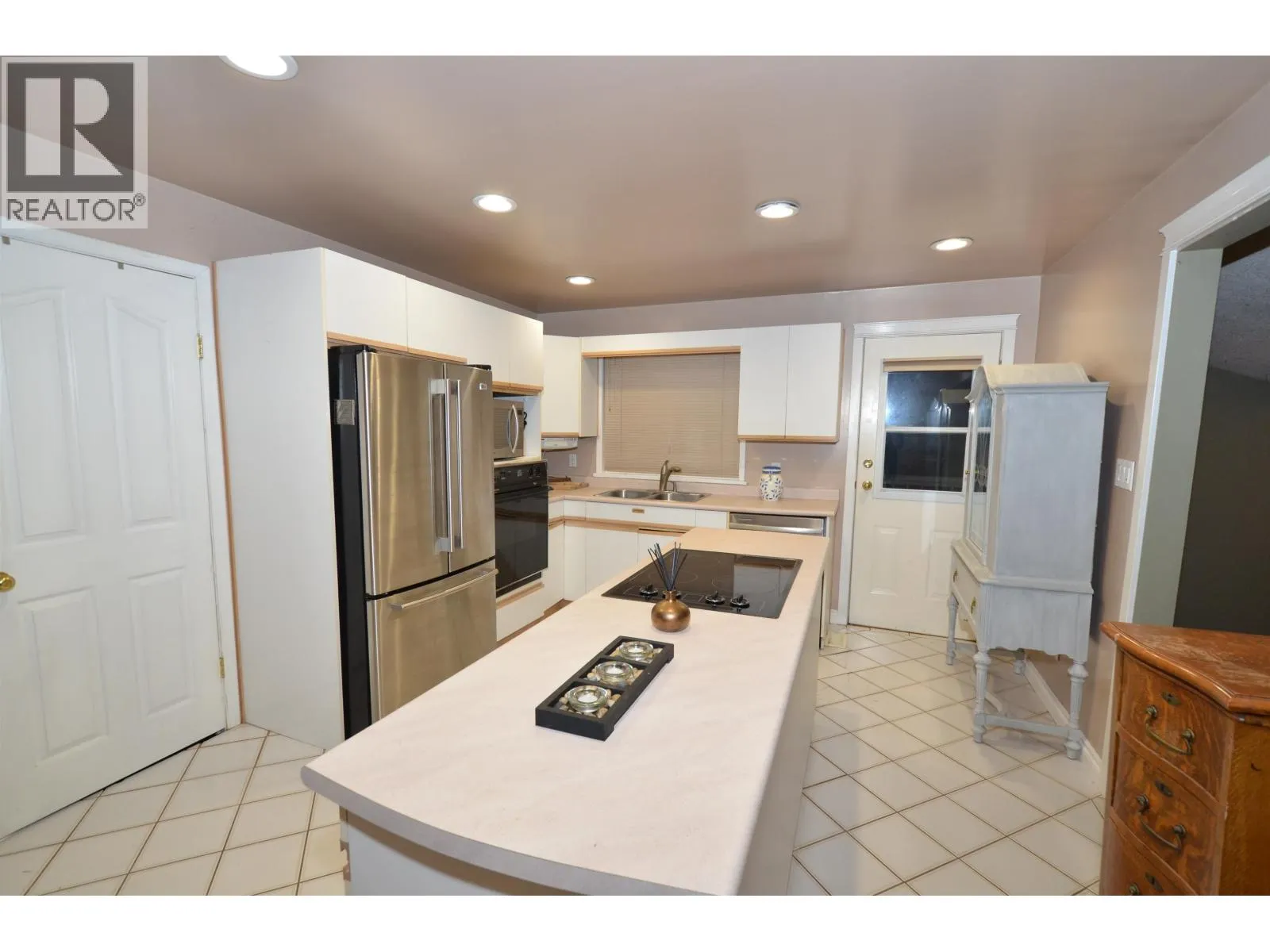 23389 TAMARACK LANE