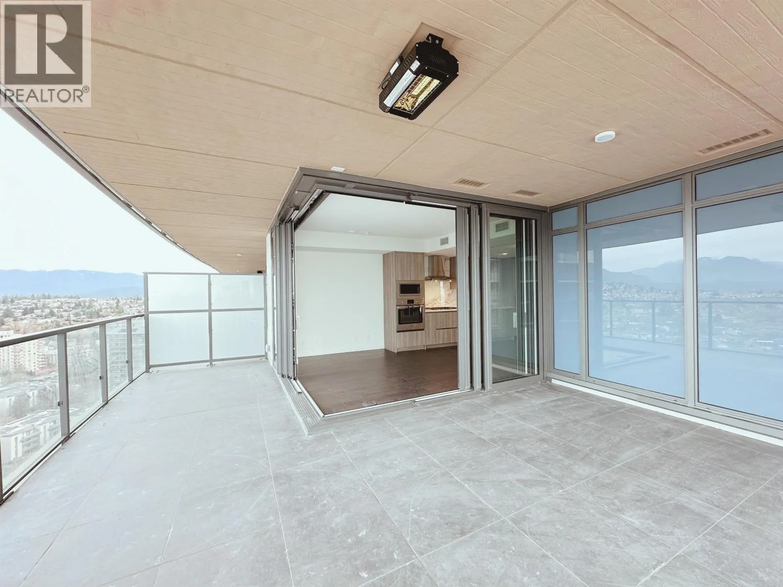 2804 4890 LOUGHEED HIGHWAY