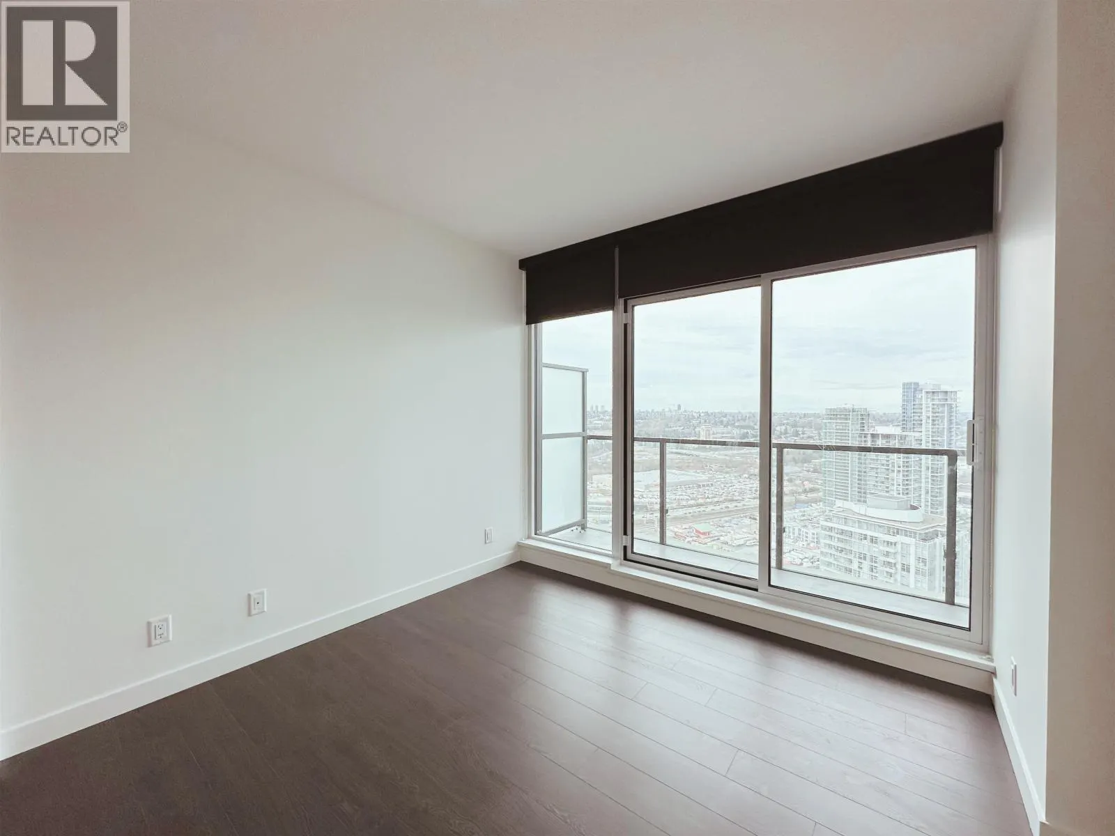 2804 4890 LOUGHEED HIGHWAY