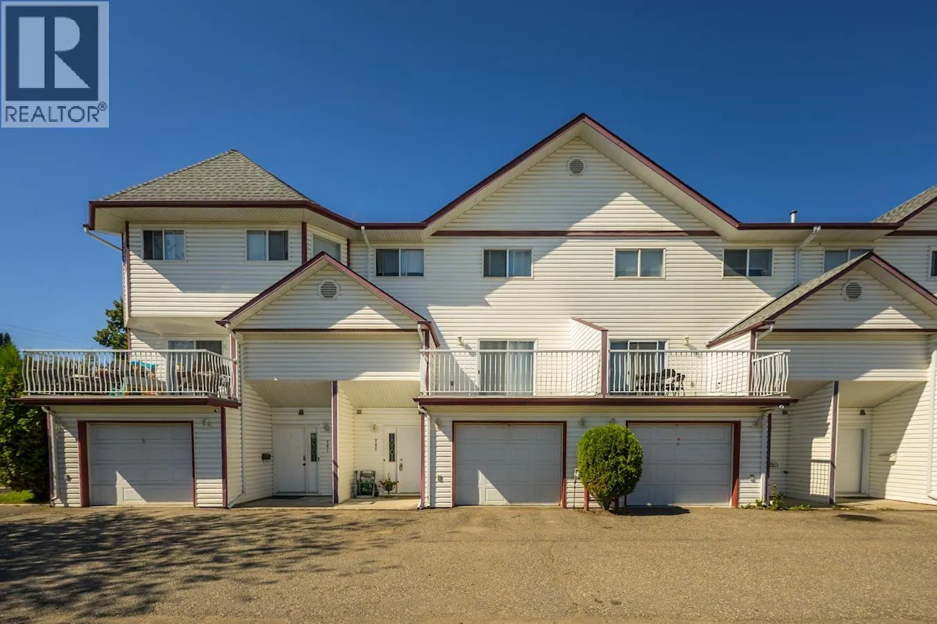 202 3363 WESTWOOD DRIVE