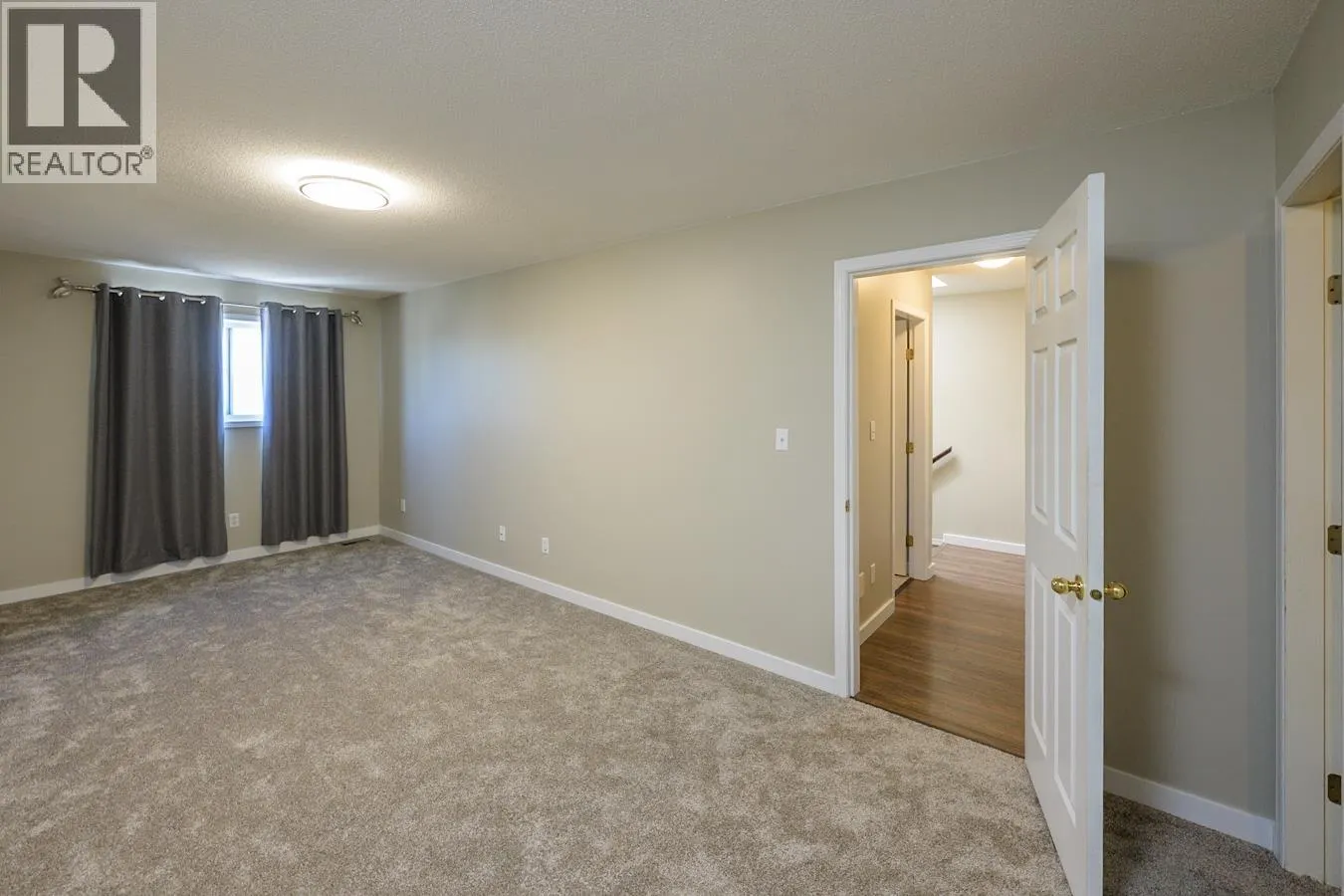 202 3363 WESTWOOD DRIVE
