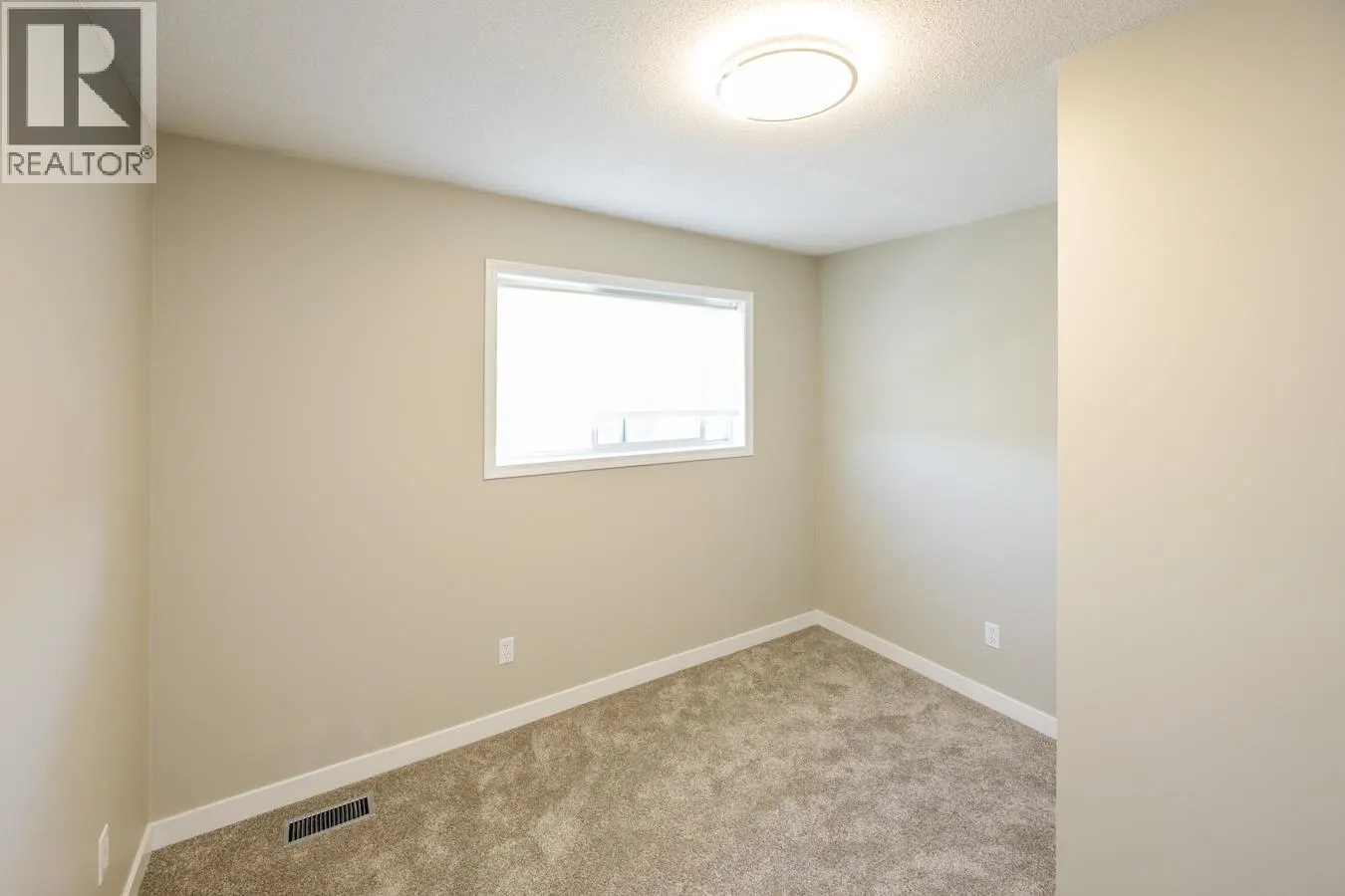 202 3363 WESTWOOD DRIVE