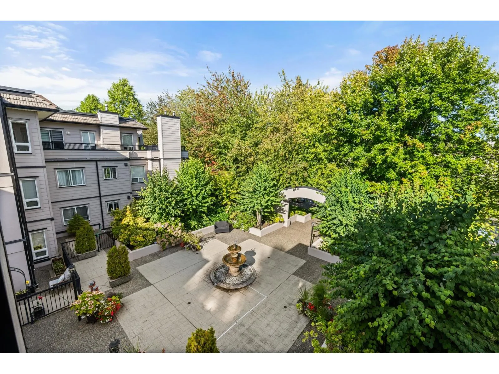301 1533 BEST STREET