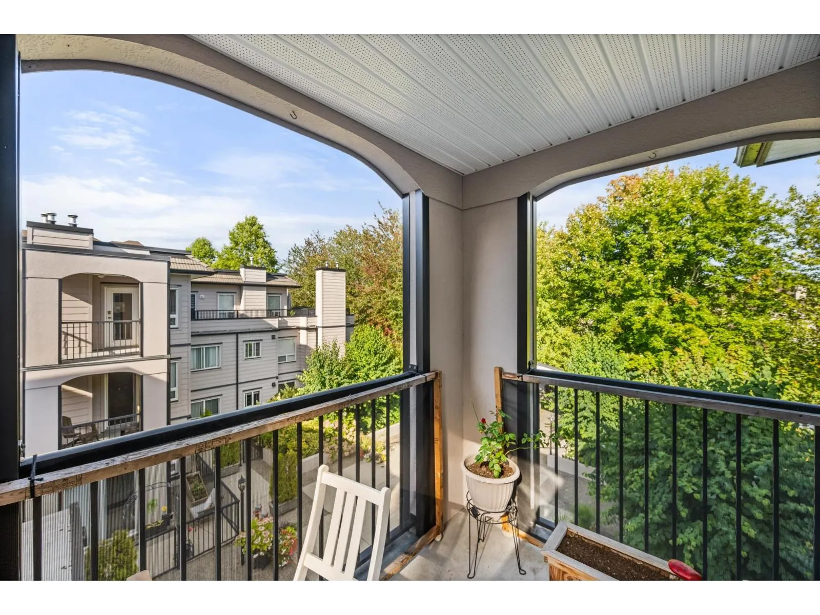 301 1533 BEST STREET