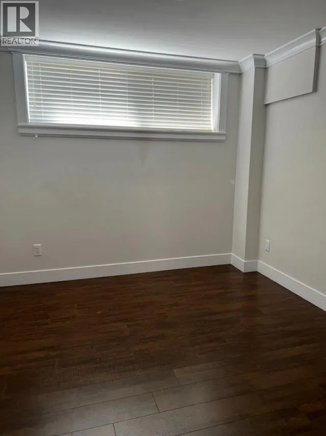 Semi-basement 5359 IRVING STREET