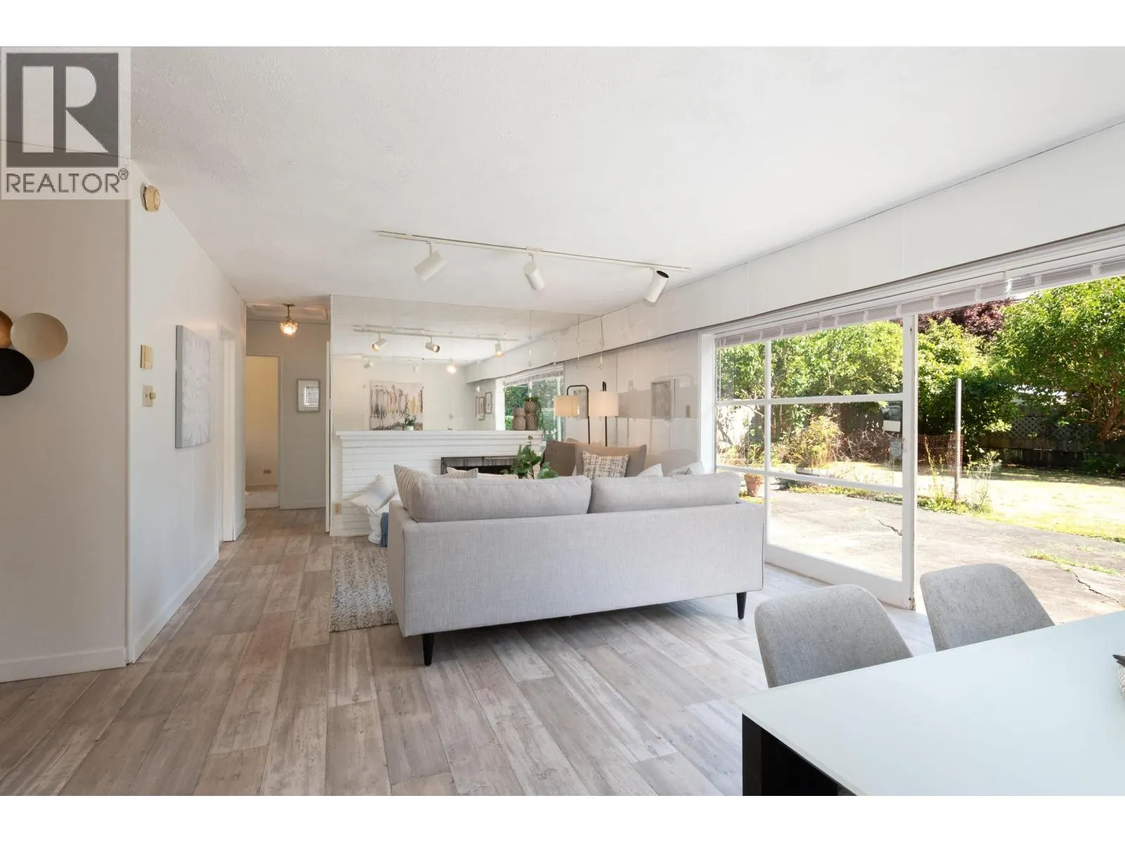 1150 SILVERWOOD CRESCENT
