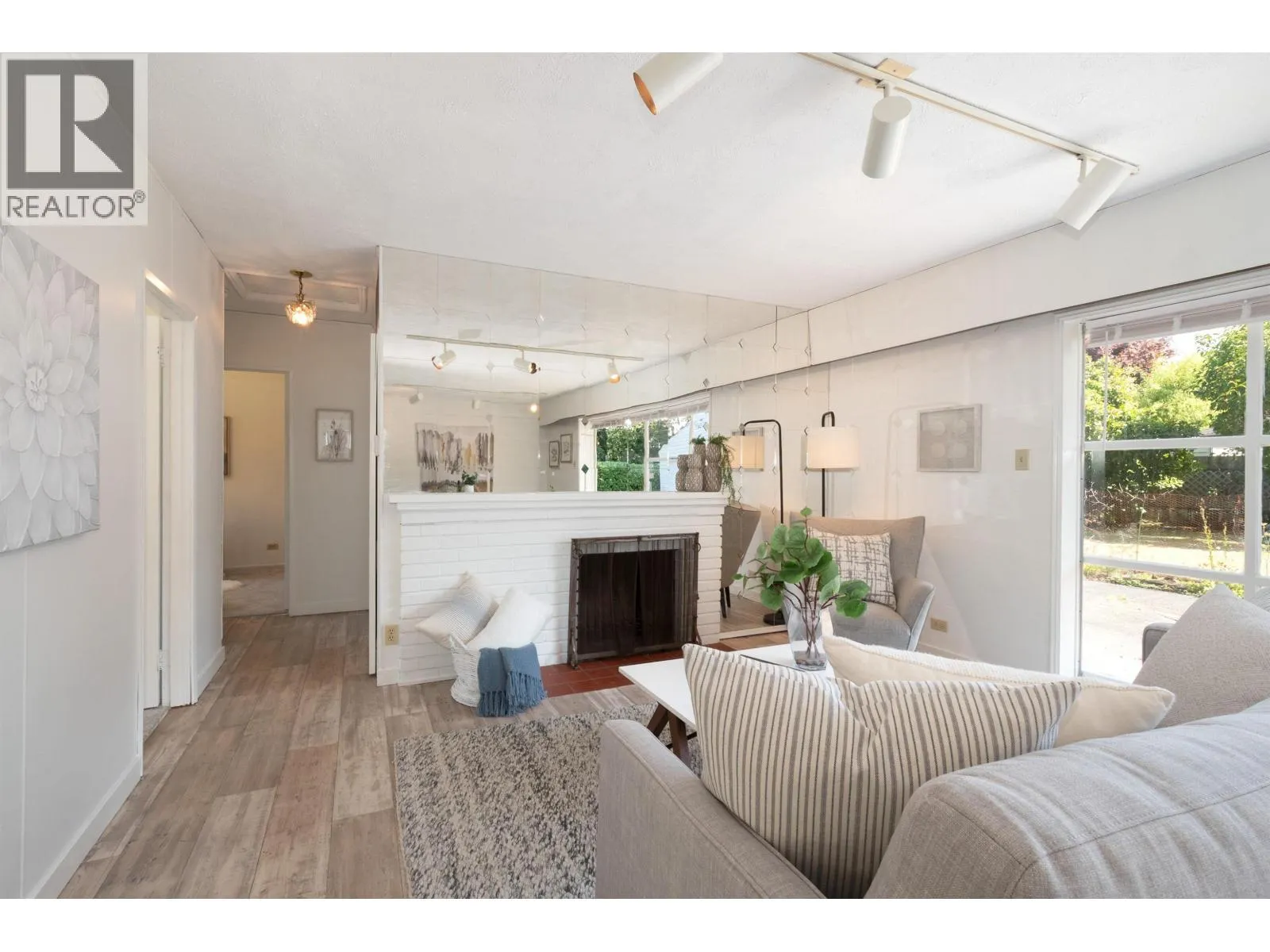 1150 SILVERWOOD CRESCENT