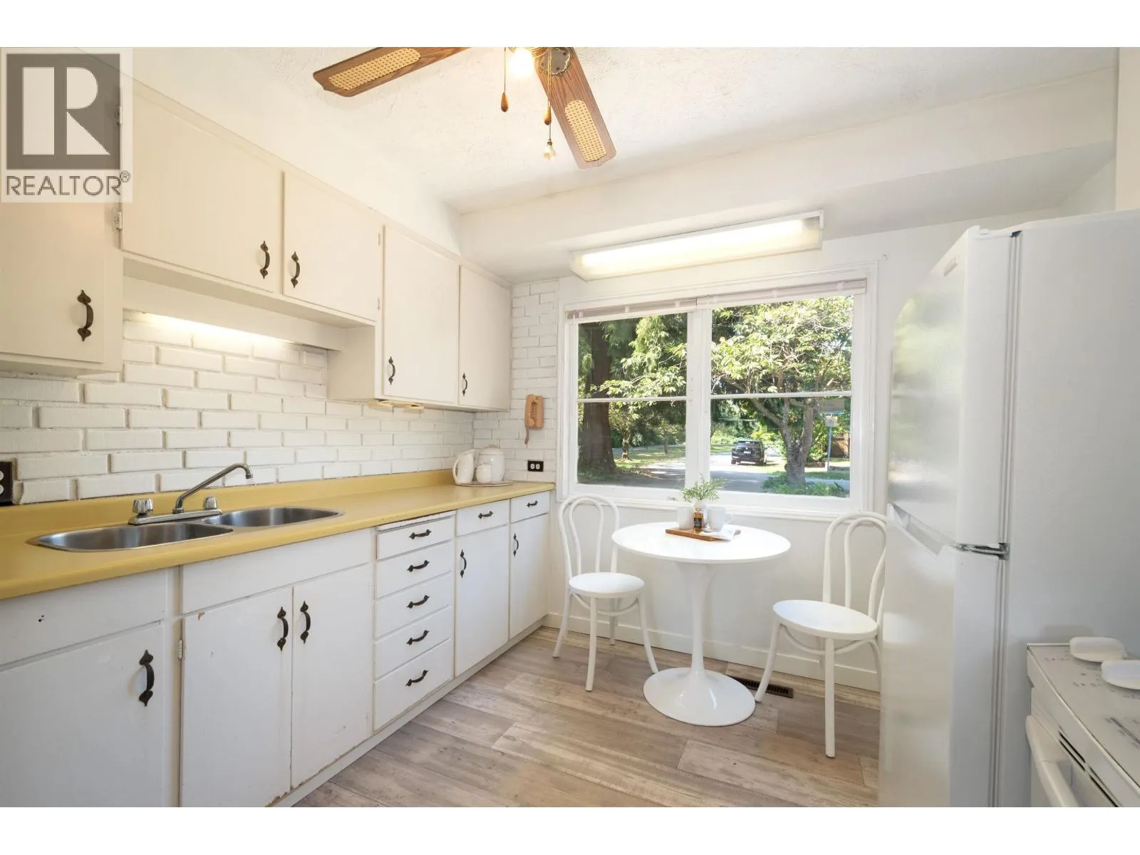 1150 SILVERWOOD CRESCENT