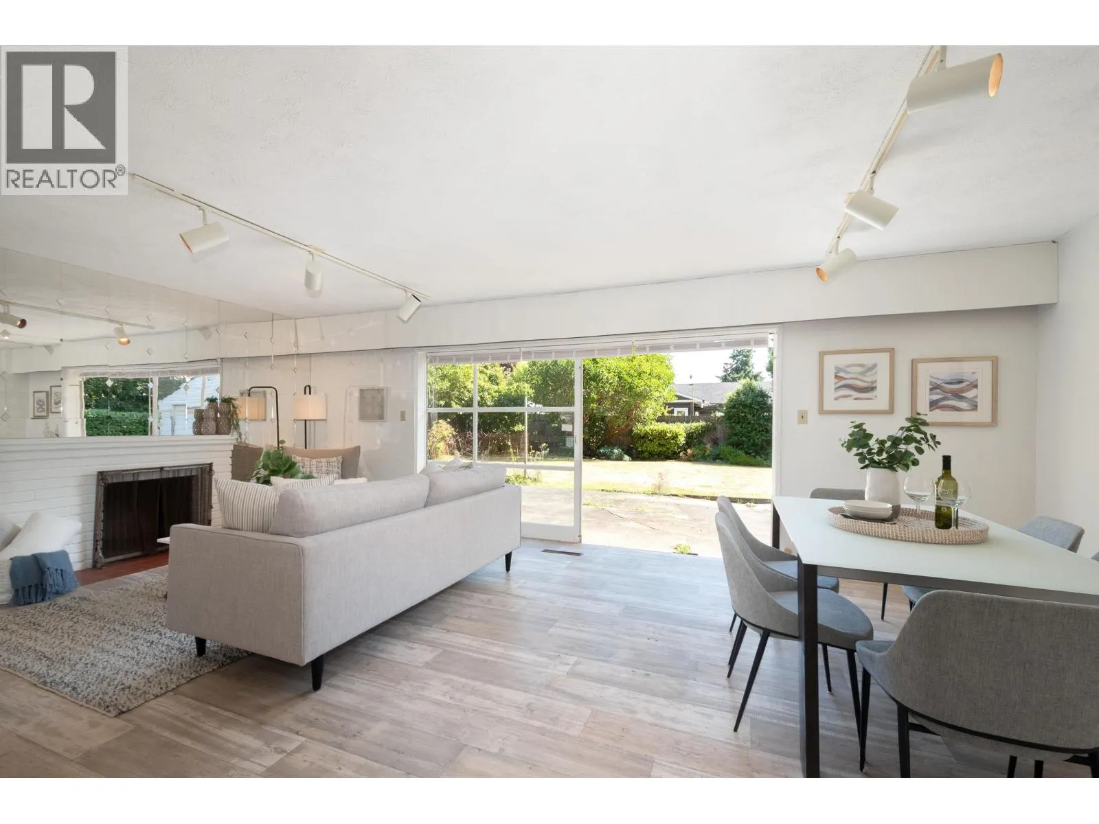 1150 SILVERWOOD CRESCENT