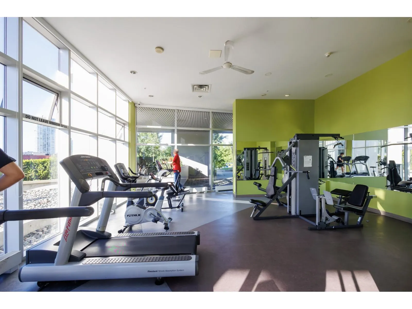 2207 13618 100 AVENUE