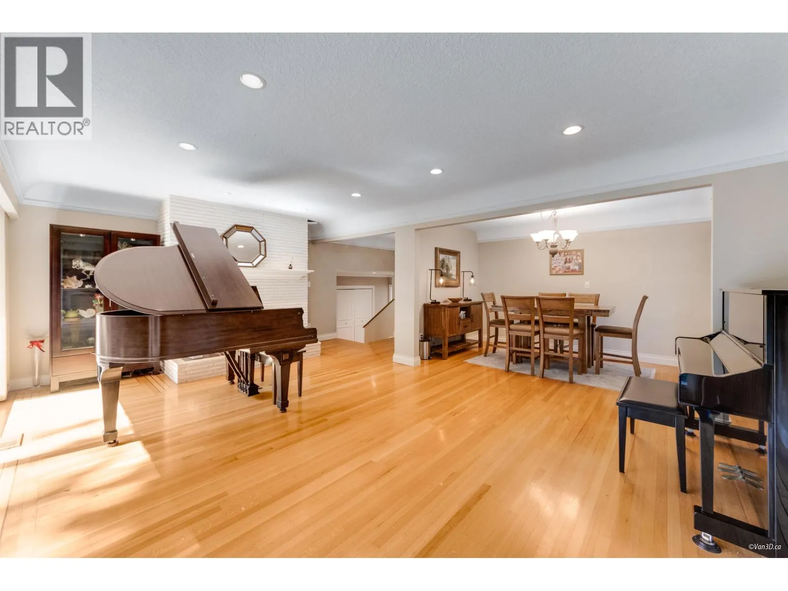 651 KENWOOD ROAD
