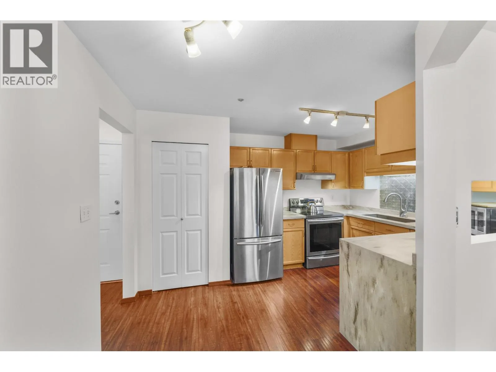 114 3400 SE MARINE DRIVE