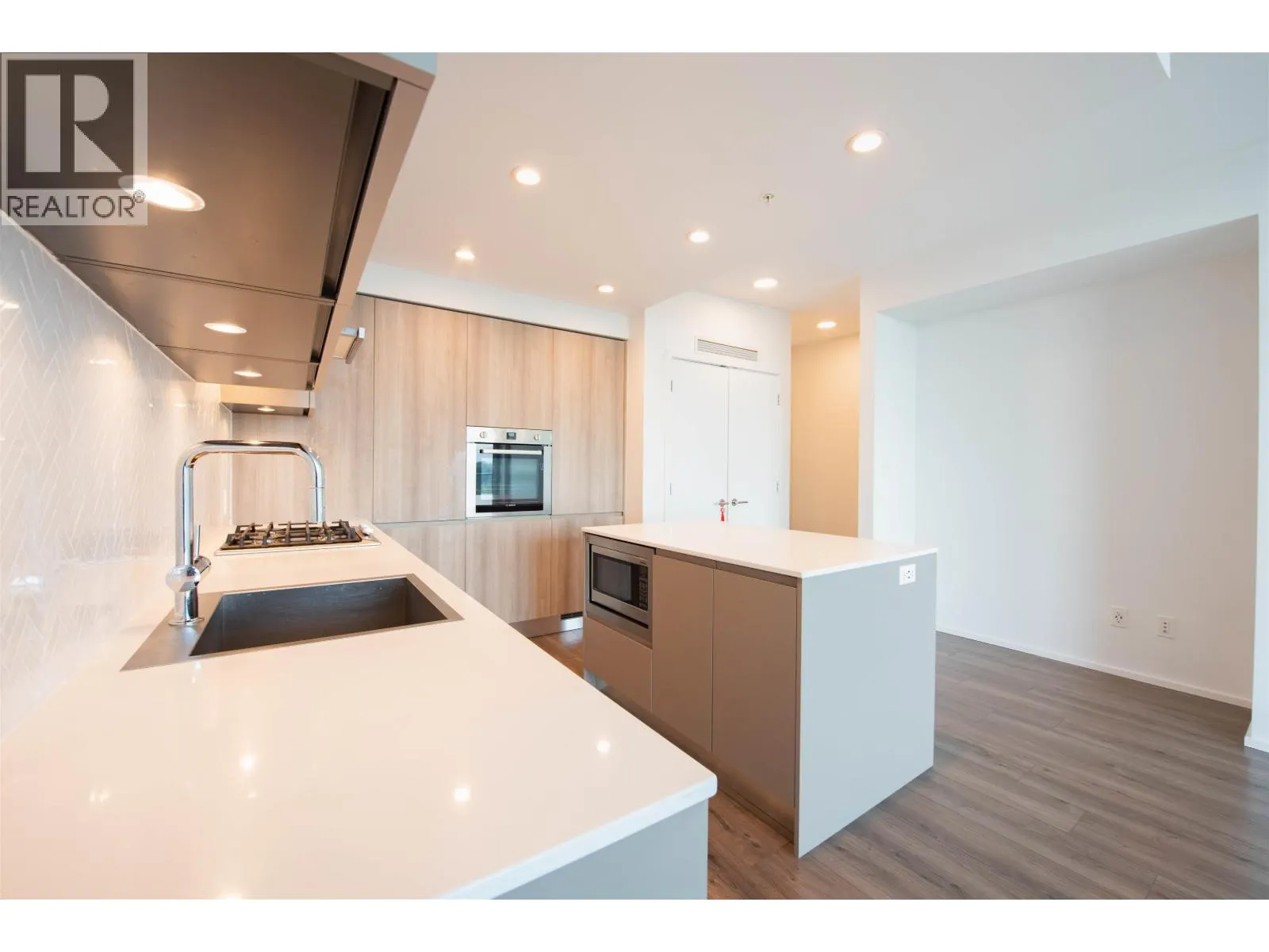 3704 3809 EVERGREEN PLACE