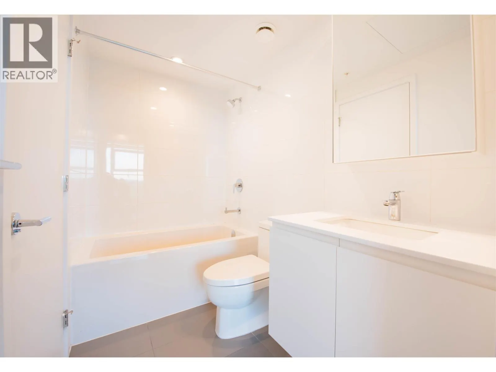 3704 3809 EVERGREEN PLACE