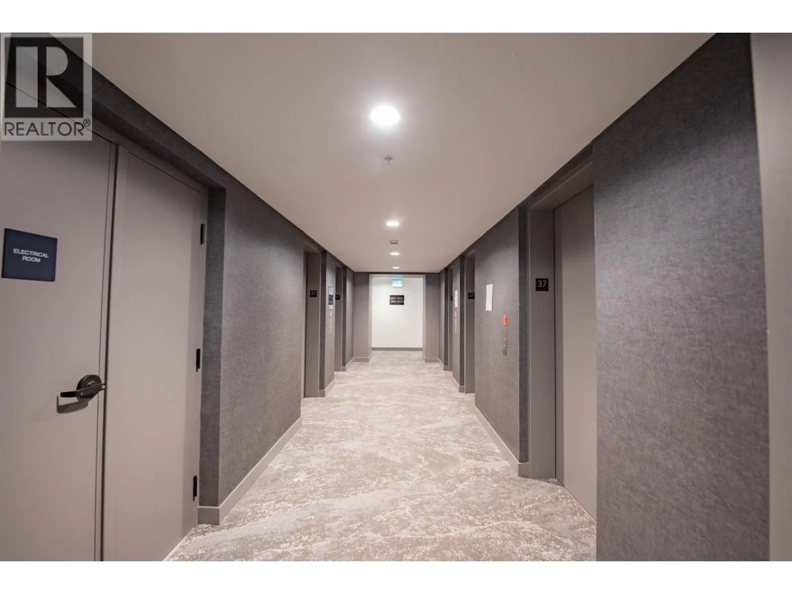 3704 3809 EVERGREEN PLACE