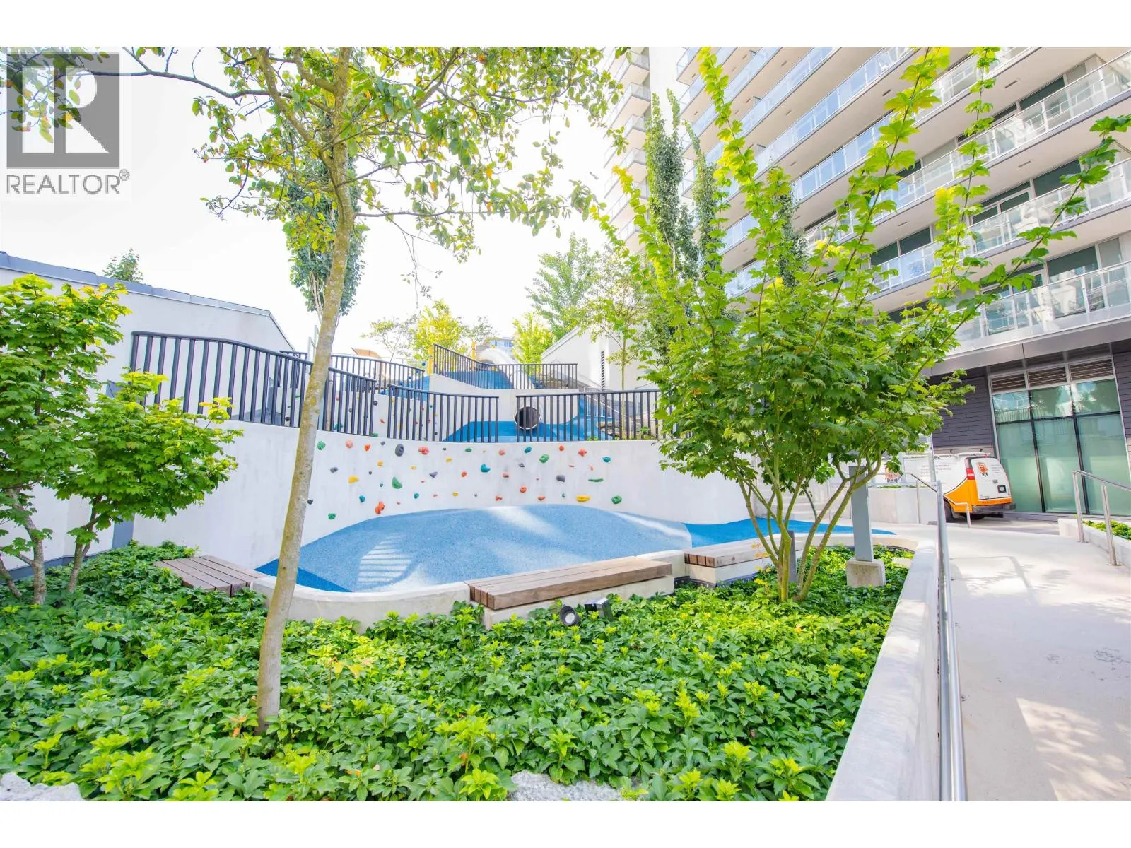 3704 3809 EVERGREEN PLACE
