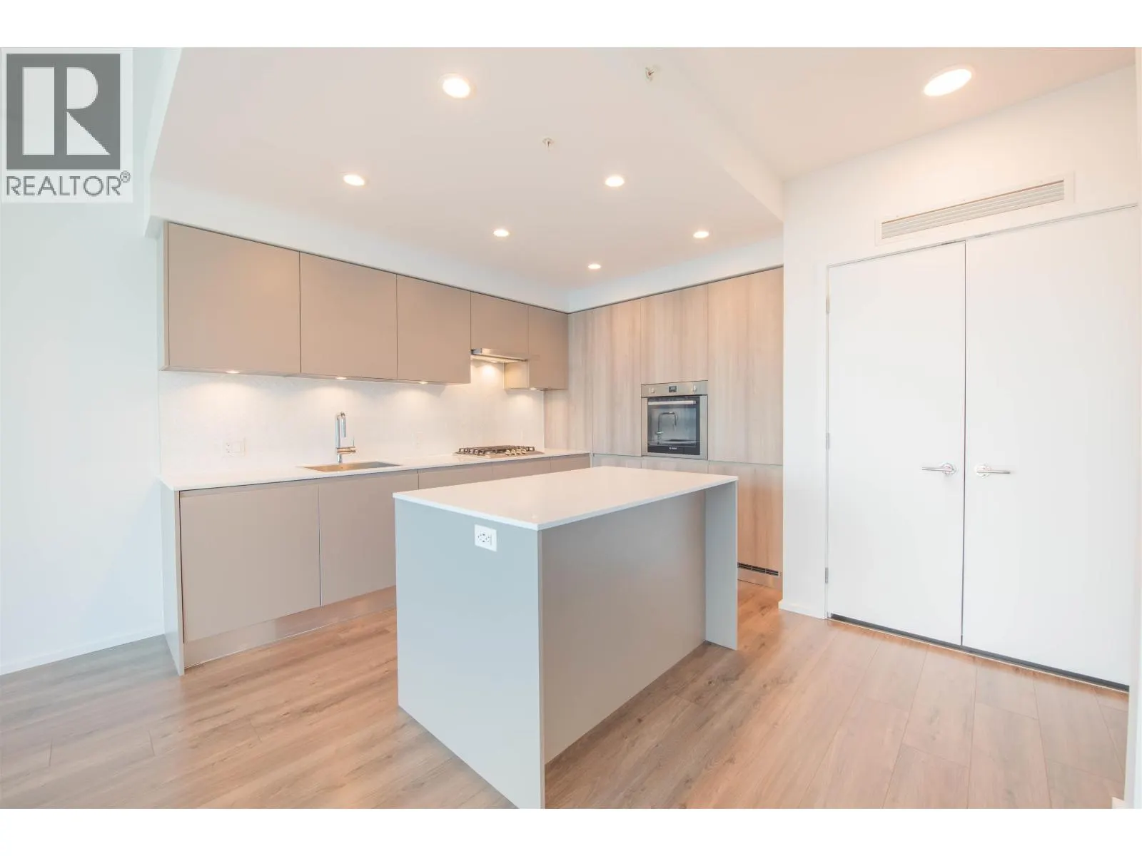 3704 3809 EVERGREEN PLACE