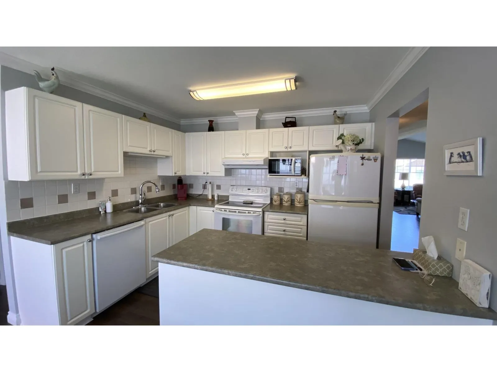26 6885 184 STREET