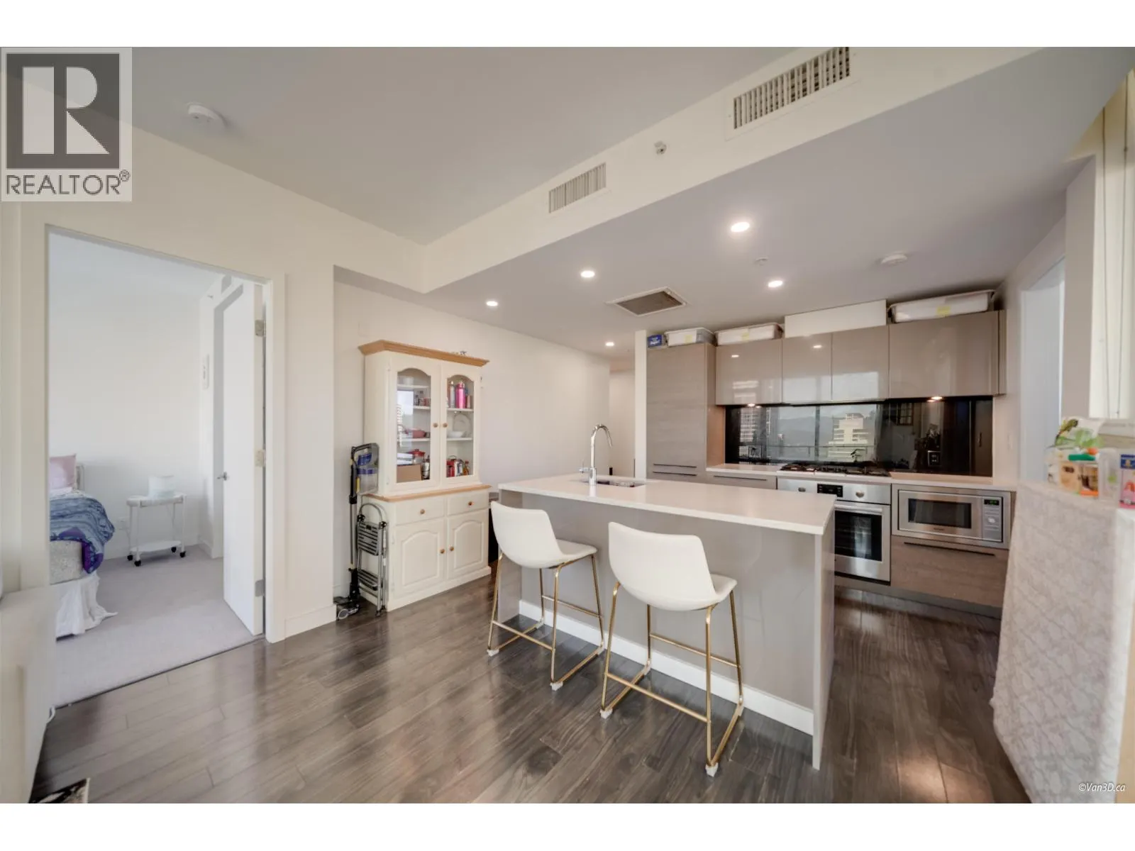 1308 6383 MCKAY AVENUE