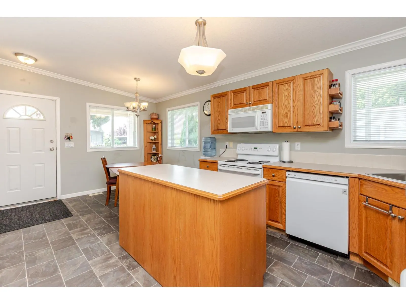 182 1840 160 STREET