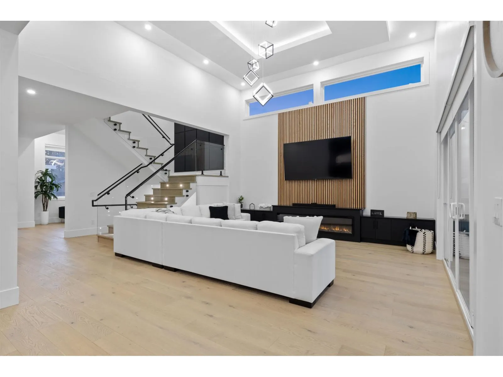 2786 MONTANA PLACE