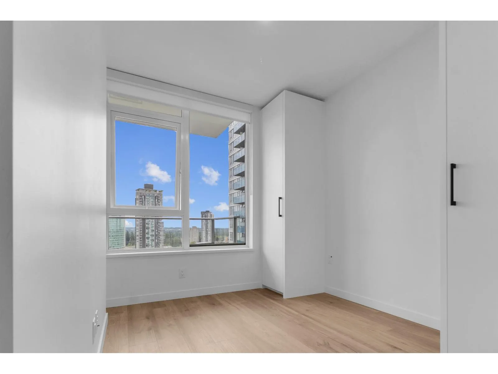 2508 13428 105 AVENUE