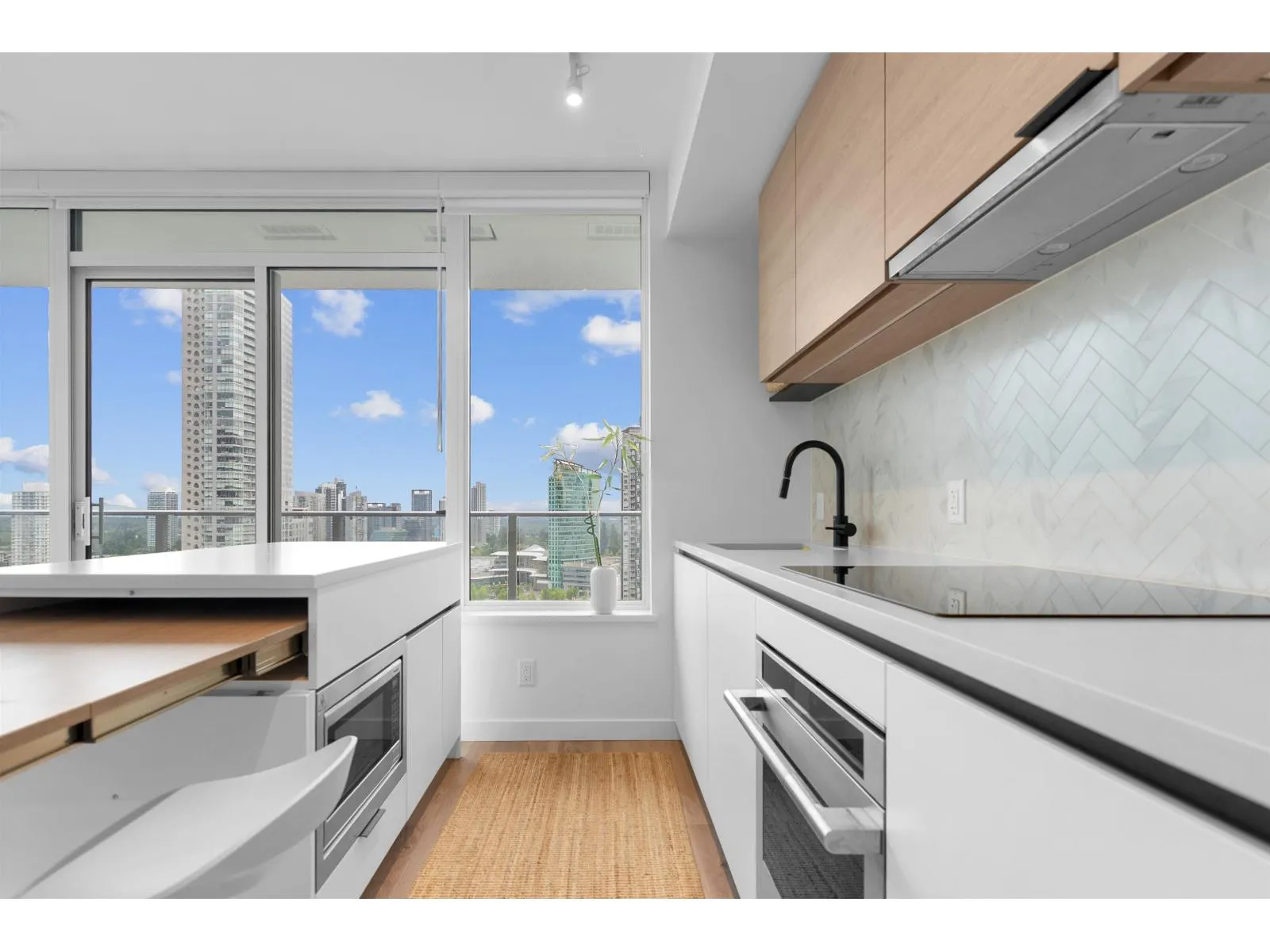 2508 13428 105 AVENUE