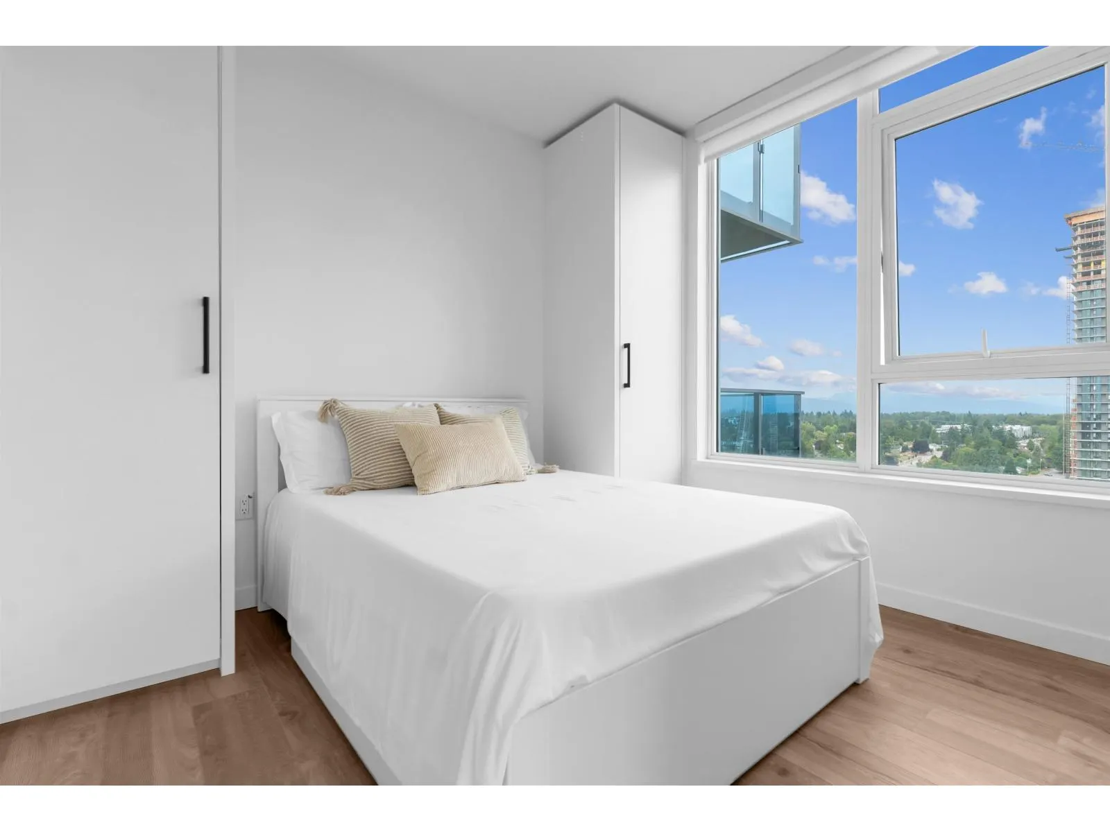 2508 13428 105 AVENUE