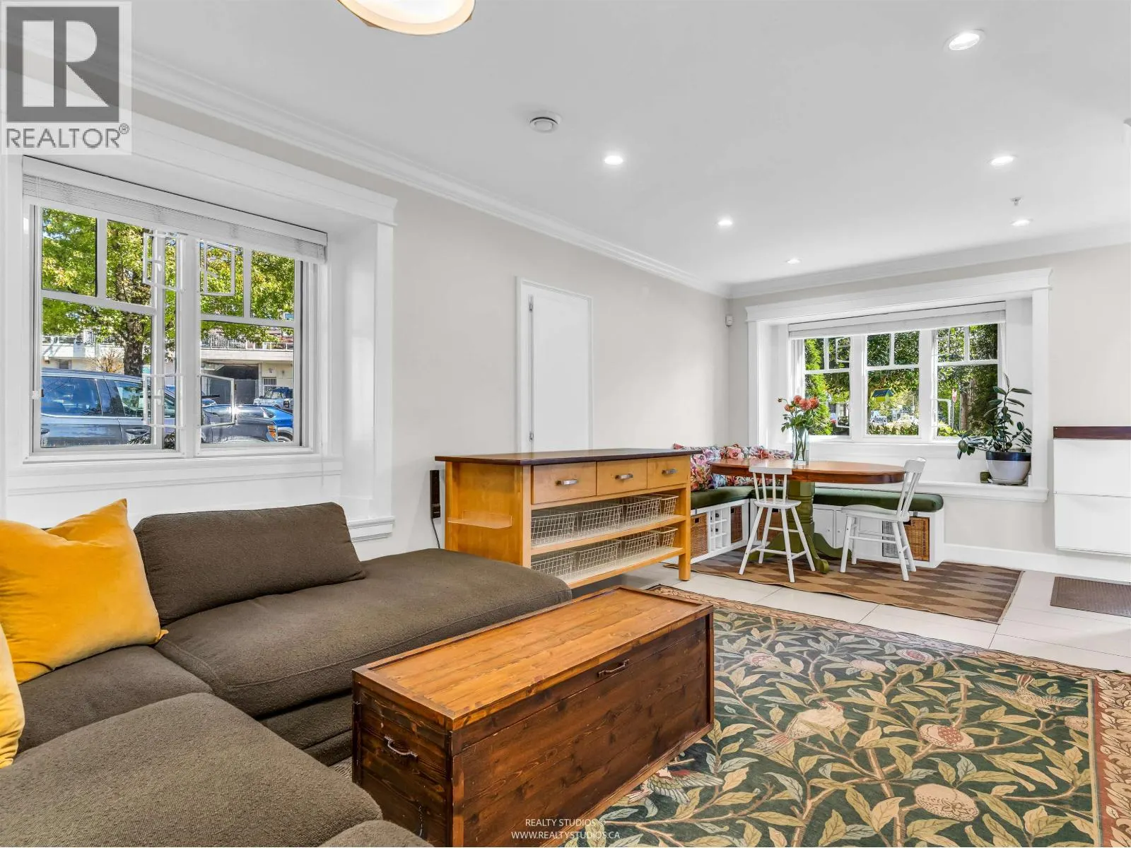 3103 ST. GEORGE STREET